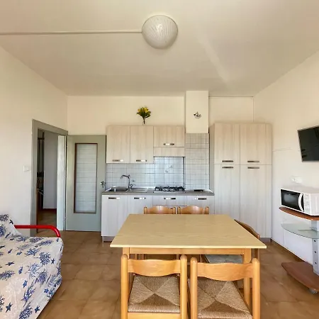 Apartment Fronte Mare-carraro Immobiliare - Family Lido di Jesolo